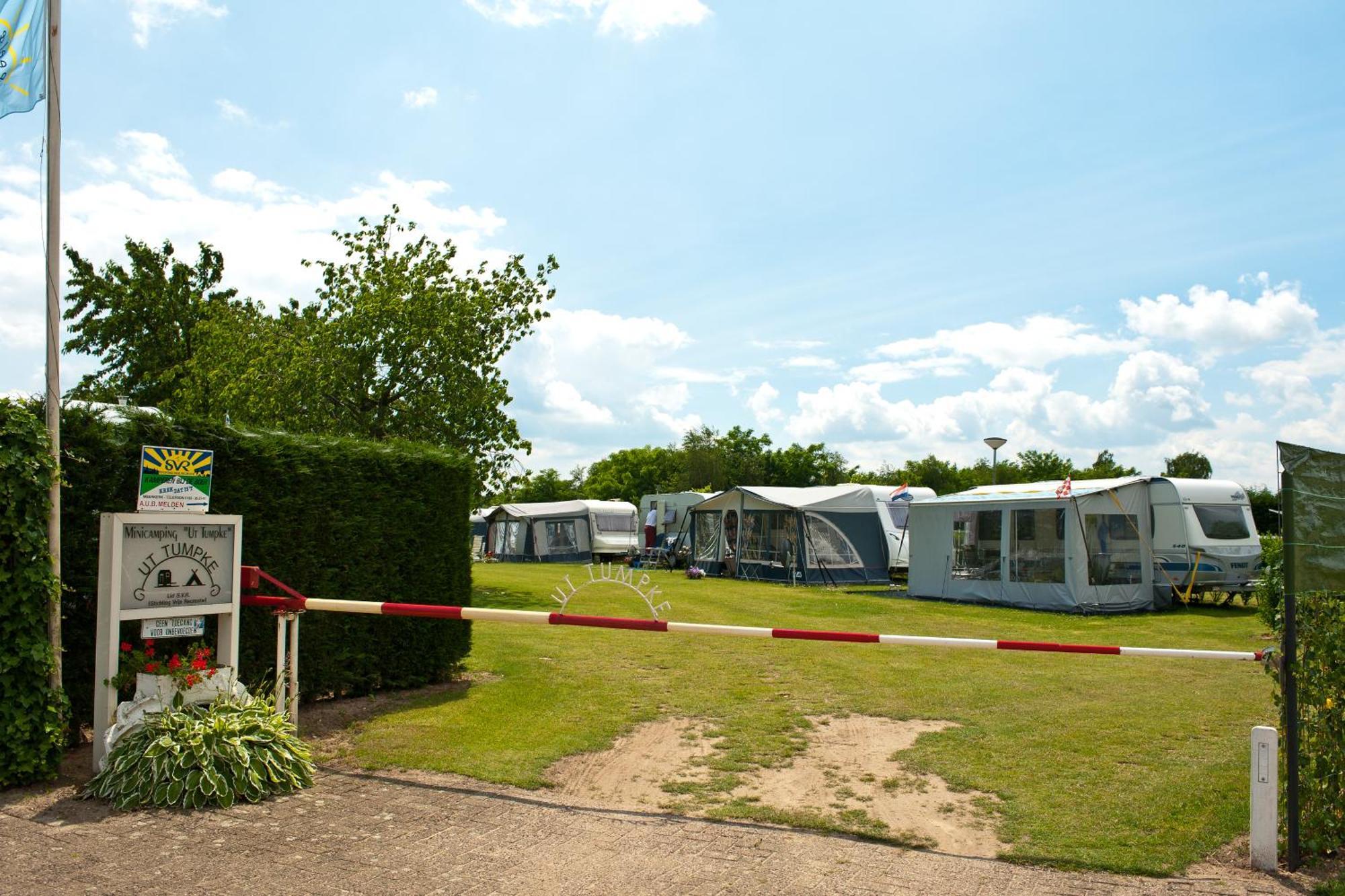 Camping En Vakantiewoning 'Ut Tumpke' Kessel  Kültér fotó